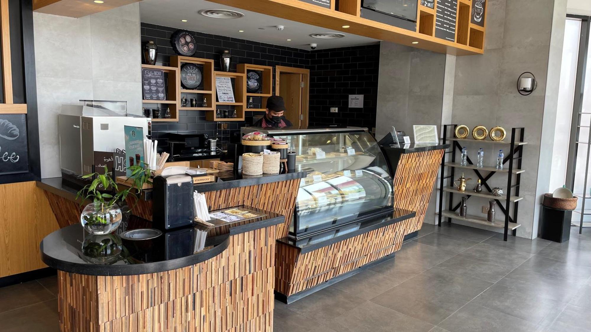 Ramada Hotel & Suites By Wyndham Al Qassim Al Bukayriah Exterior foto A coffee shop in the United Arab Emirates