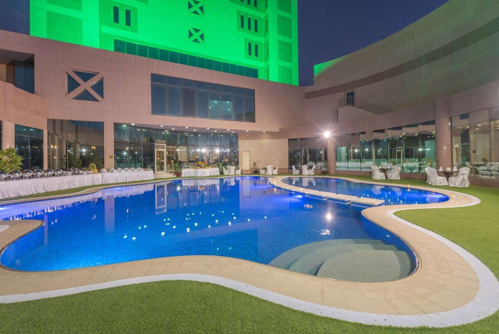 Ramada Hotel & Suites By Wyndham Al Qassim Al Bukayriah Exterior foto