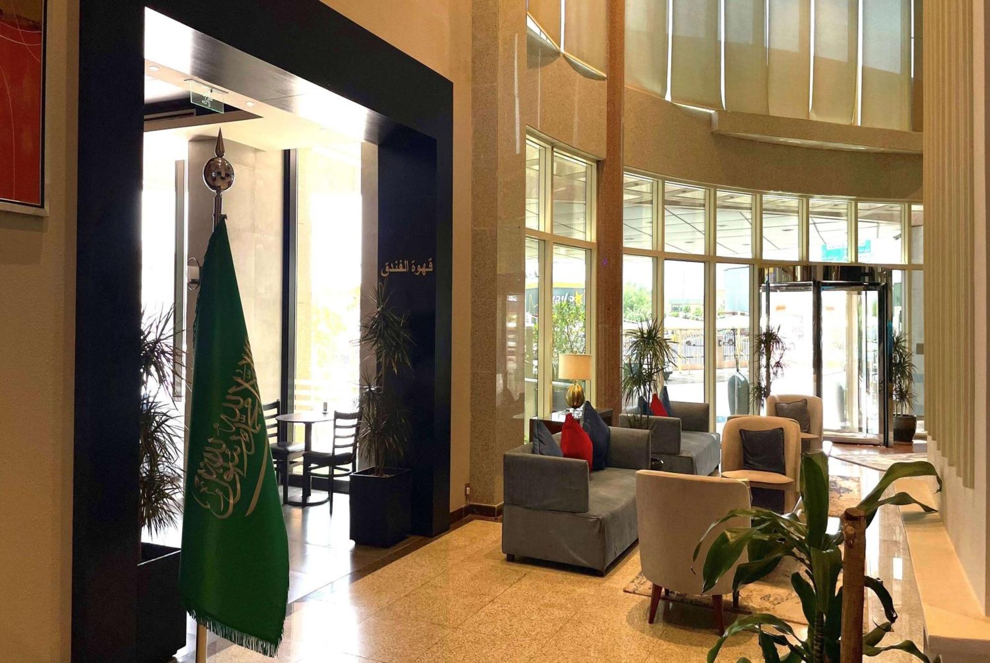 Ramada Hotel & Suites By Wyndham Al Qassim Al Bukayriah Exterior foto