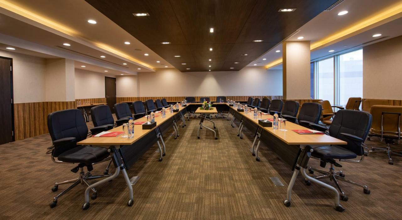 Ramada Hotel & Suites By Wyndham Al Qassim Al Bukayriah Exterior foto Meeting room